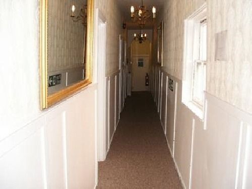 The Queens Head Hotel 2*